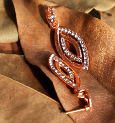 Glow & Glam: How to Match Your Makeup with Jewelry for Every Occasion